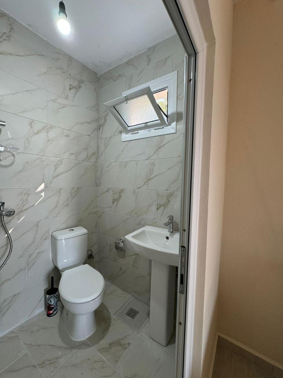 Miri Apartments Sarande Exterior photo