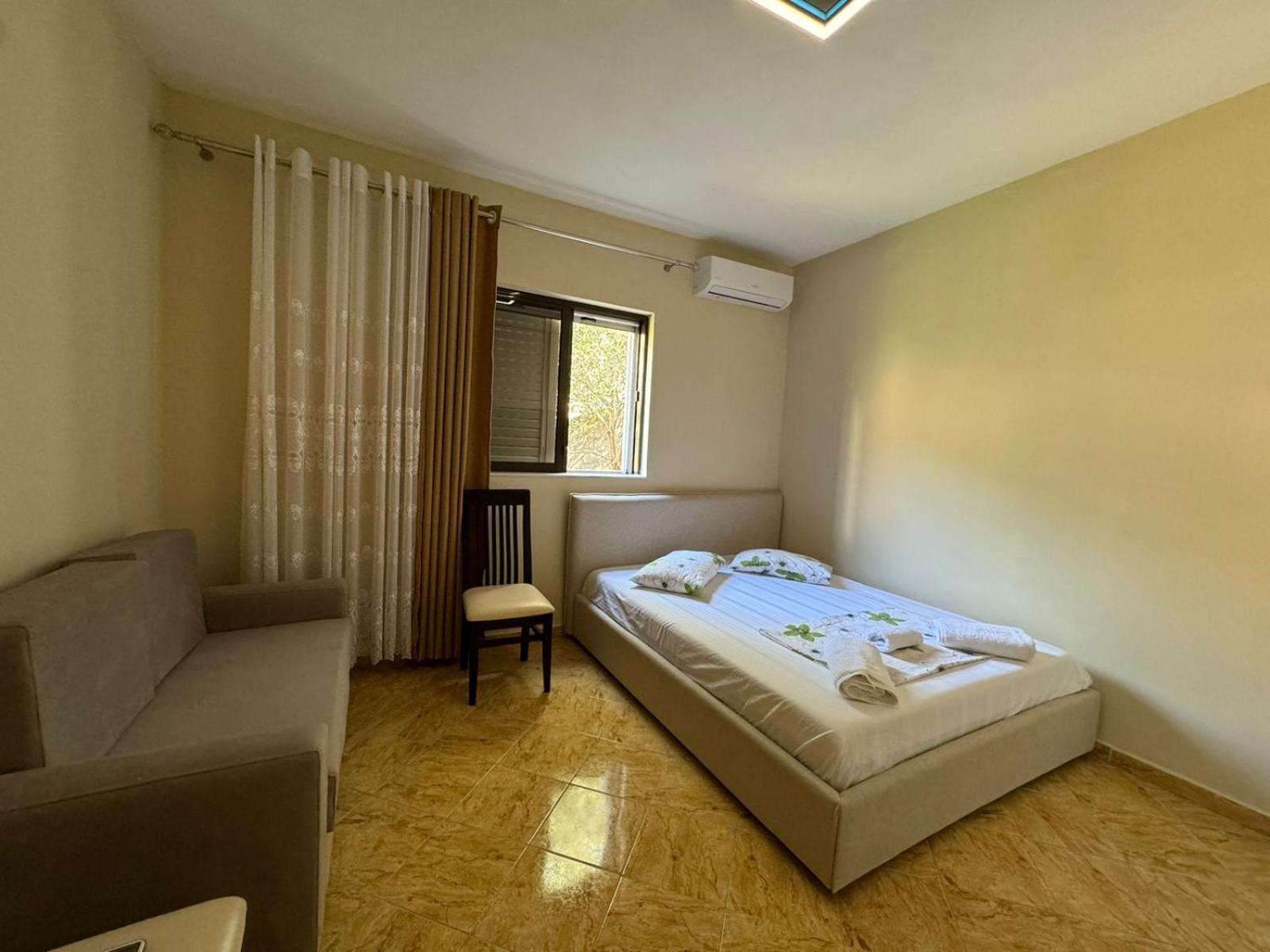 Miri Apartments Sarande Exterior photo